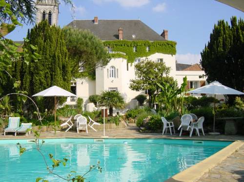 Hôtel De La Barbacane : Hotel near Cugand