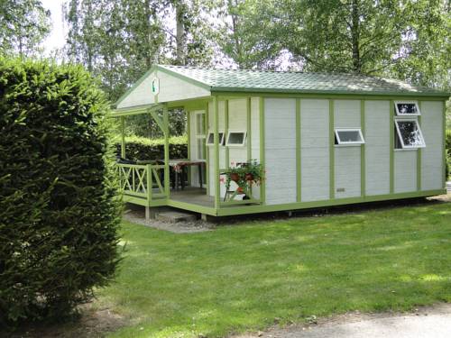 Camping les Pinasses : Guest accommodation near Saint-Gorgon