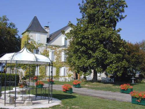 Chateau De Meracq : Hotel near Garlin