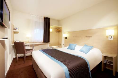 Kyriad Lyon Est - Bron Eurexpo Le Cottage : Hotel near Vénissieux