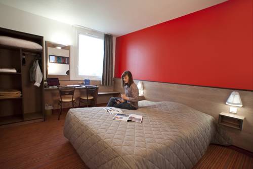 Ace Hôtel Bourges : Hotel near Sainte-Fauste