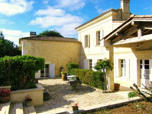 La Closerie de Fronsac : Bed and Breakfast near Saint-Romain-la-Virvée