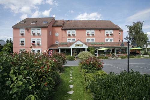 Inter Hôtel Tabl'hôtel : Hotel near Saint-Hilaire-lez-Cambrai