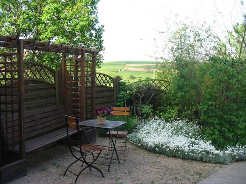 Maison d'Hôtes L'Escale Du Loup Blanc : Bed and Breakfast near Cottance