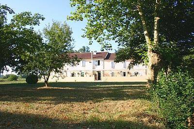 Logis Hostellerie Du Clos Pité : Hotel near Vicq-d'Auribat