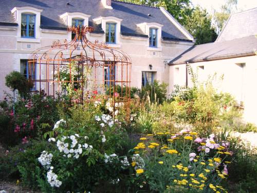 Les Roses de Montherlant : Bed and Breakfast near Lormaison