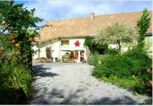Domaine de la Pommeraie : Bed and Breakfast near Nuncq-Hautecôte
