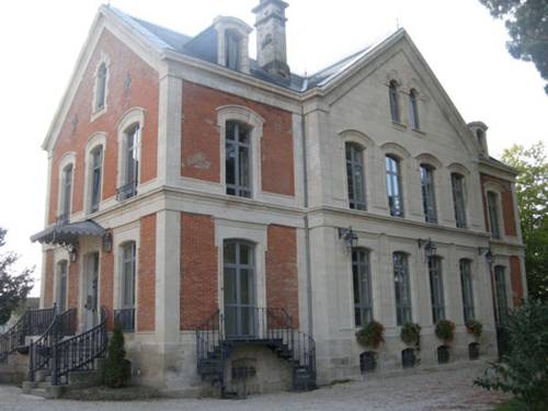 La Maison Des Officiers : Guest accommodation near Magneux