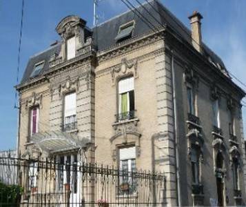 La Villa Saint Pierre : Hotel near Les Grandes-Loges