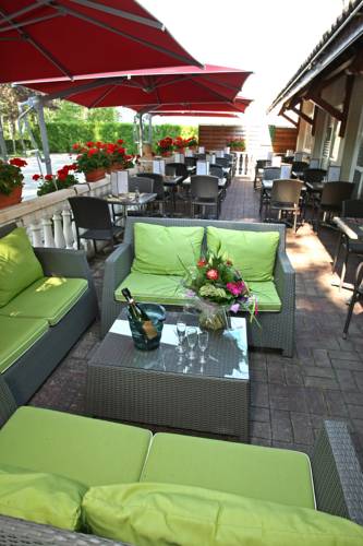 Logis Bagatelle : Hotel near Les Grandes-Loges