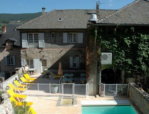 Hotel Le Sully : Hotel near Brenoux