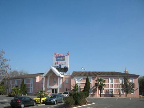 Hotel Formule Club : Hotel near Cenon