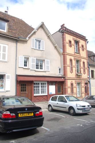 La Villa Saint Pierre : Bed and Breakfast near Barjouville