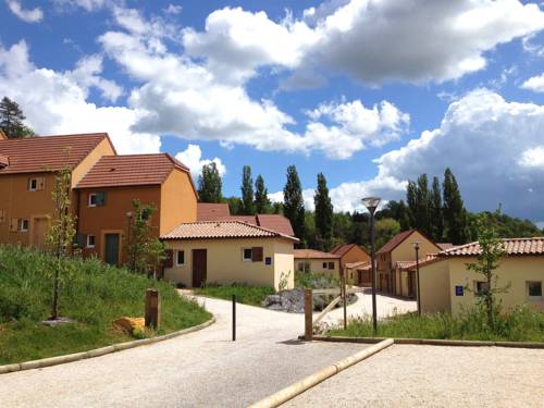 Résidence Odalys - Les Coteaux de Sarlat : Guest accommodation near Salignac-Eyvigues