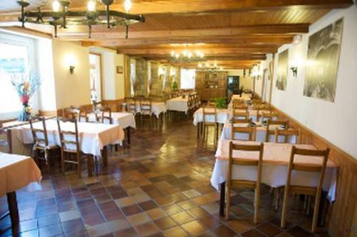 Hôtel Restaurant Le Sire de Joux : Hotel near Renédale