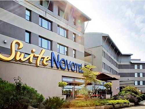 Suite Novotel Calais Coquelles Tunnel Sous La Manche : Hotel near Fréthun
