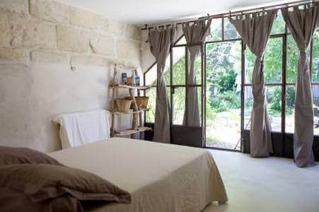 Mas Des Demoiselles : Bed and Breakfast near Saint-Pierre-de-Mézoargues