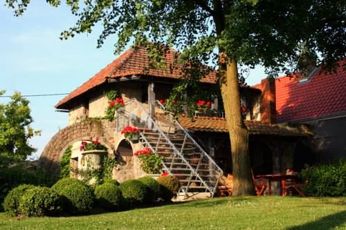 Maison d'Hôtes - Le Domaine de la Frênaie : Bed and Breakfast near Saint-Hilaire-lez-Cambrai