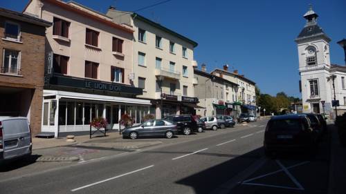 Hôtel Restaurant Le Lion d'Or : Hotel near Saint-Jean-le-Vieux