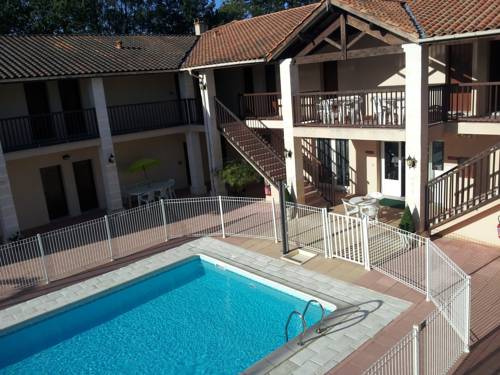 Hôtel Les Pins : Hotel near Rouffignac