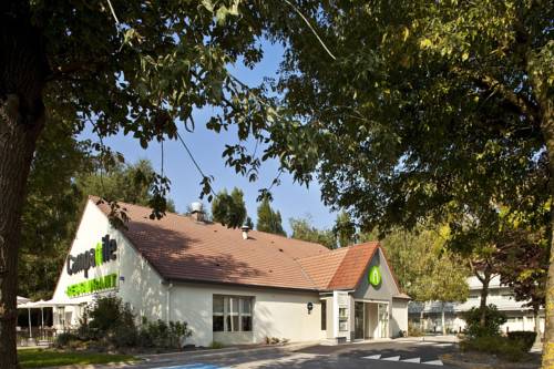 Campanile Valenciennes - Petite-Forêt : Hotel near Bellaing