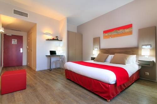 Quality Hotel Marseille Vieux-Port : Hotel near Marseille