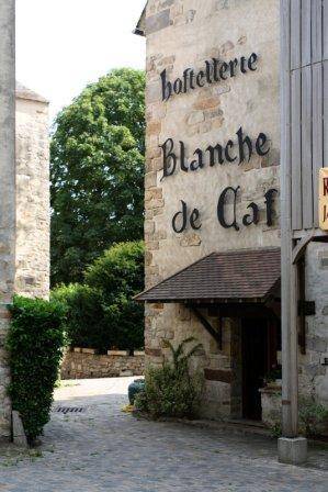 Hostellerie Blanche De Castille : Hotel near Angerville