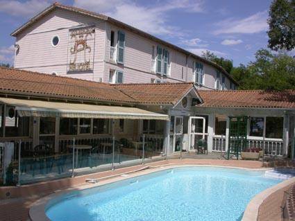 Heliotel : Hotel near Saint-Clément-de-Rivière