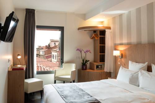 Hôtel Le Père Léon : Hotel near Toulouse