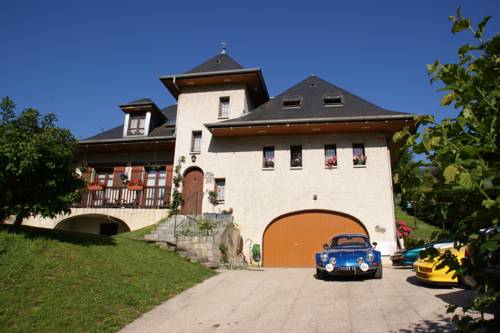 Demeure d'hôtes Les Irisynes : Bed and Breakfast near Meyrieux-Trouet