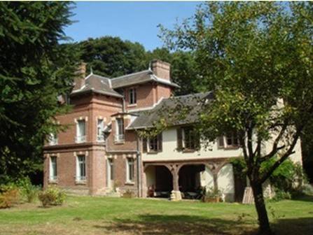 Le Manoir du Menillet : Bed and Breakfast near Lormaison