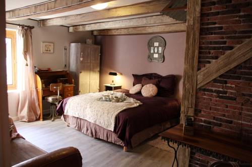 Le Doux Nid : Bed and Breakfast near Saint-Bois
