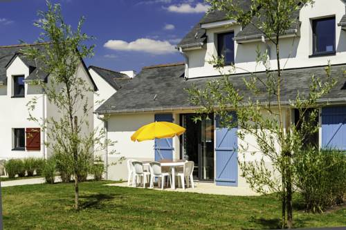 Résidence Privilège Resorts Domaine De Val Queven : Residence near Plouray