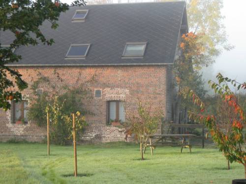 Le Pressoir : Bed and Breakfast near La Ferté-Frênel