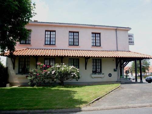 Hôtel des Biches : Hotel near Les Cerqueux