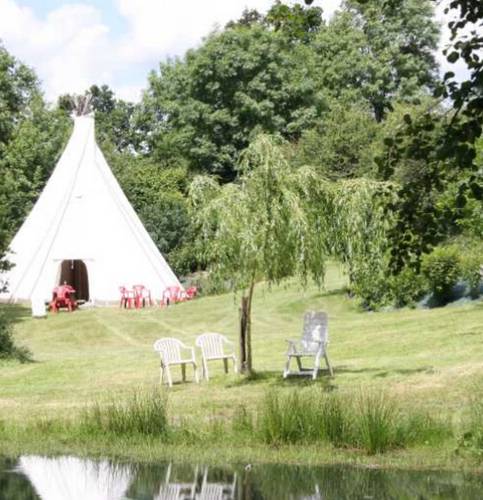 Tipi, Yourte de la Tellerie : Guest accommodation near Le Plessis-Grimoult
