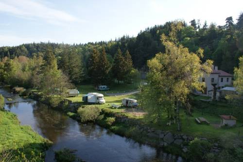 Camping du Pont de Braye : Guest accommodation near Brenoux