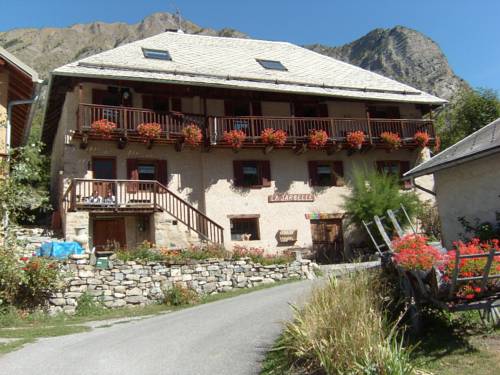 La Jarbelle : Bed and Breakfast near Les Orres