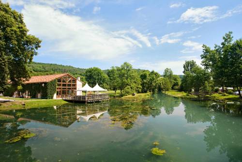 Gîtes la Forge de Sainte Marie : Resort near Magneux
