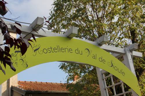 Hostellerie du Val de Sioule : Hotel near Le Mayet-d'École