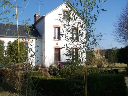 Ty Skol - The Schoolhouse : Bed and Breakfast near Rostrenen