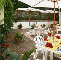 Le Cheval Blanc : Hotel near Saint-Arnoult