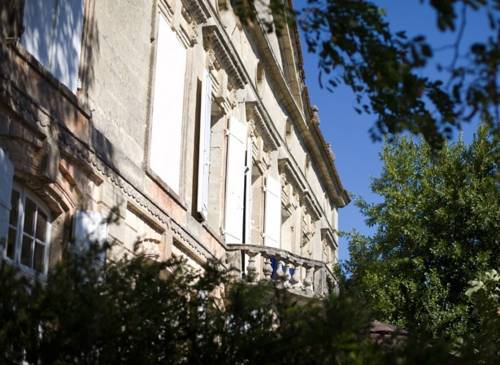 Château Latour Segur Suites & Spa : Guest accommodation near Moulin-Neuf