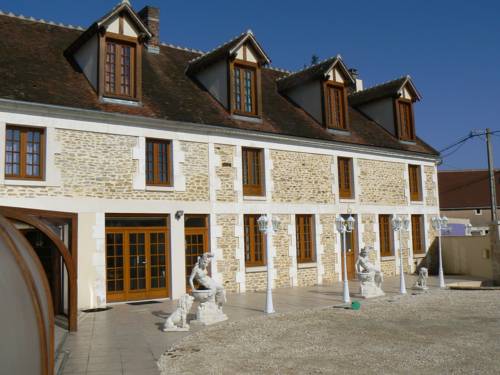 Le Manoir des Chapelles : Bed and Breakfast near Courtaoult