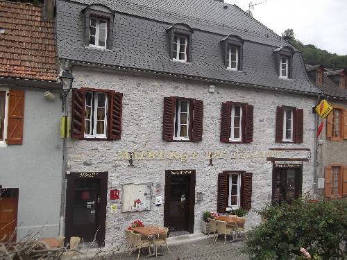 Logis Auberge De L'isard : Hotel near Escanecrabe