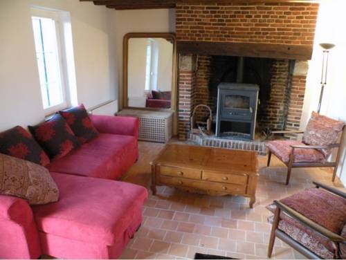 Au Grand Verger de la Siaule : Guest accommodation near La Ferté-Frênel