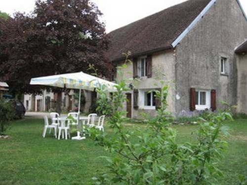 Chez Robert et Catherine : Bed and Breakfast near Saint-Laurent-la-Roche