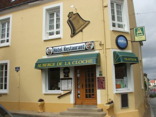 Auberge de la Cloche : Hotel near Condeau