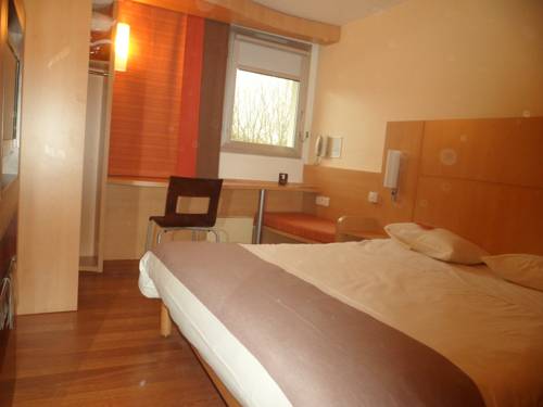 Ibis les Etangs des Moines : Hotel near La Bouteille