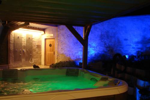 Hotel Spa Le Relais Des Moines : Hotel near Mollans